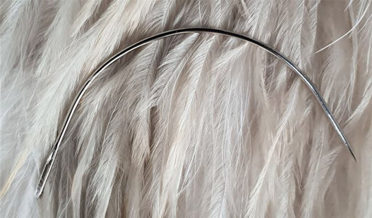 Aiguille de tissage de cheveux courbés